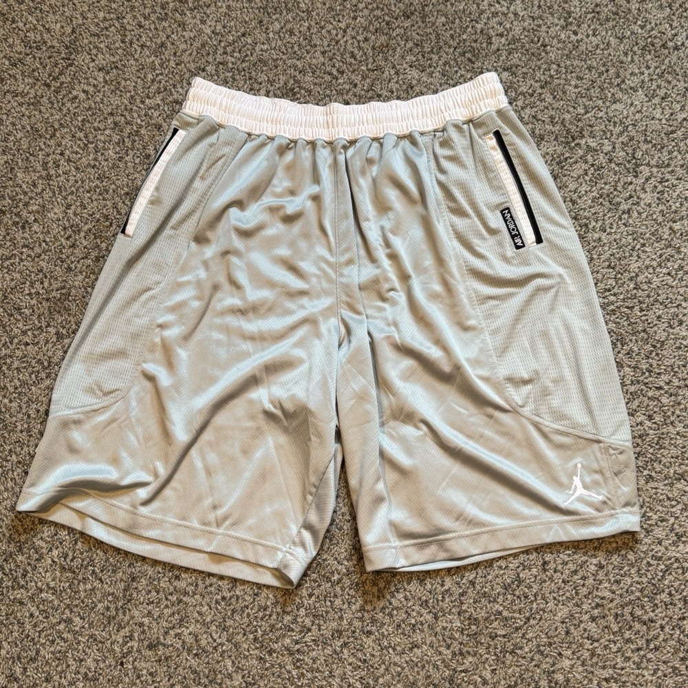 Jordan Mens Aj V Shorts Size 2XL Grey Mist White Baggy Y2K Dazzle Basketball